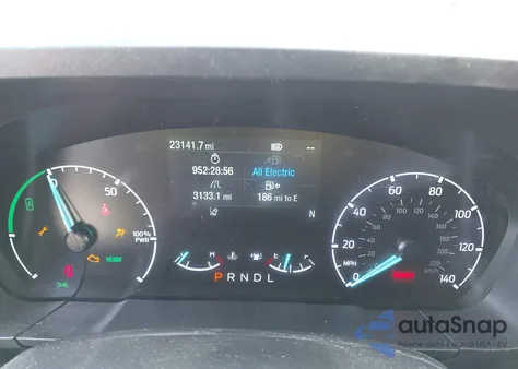 2023 Ford Maverick Xlt z USA, uszkodzony, nr VIN 3FTTW8E36PRA79973